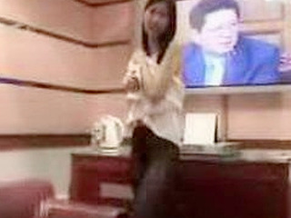 Japanese hottie gets fucked in Tokyo Nippon style