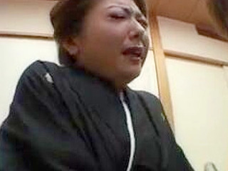 Young Boy Fucks Mature Asian Mom in Nippon Porn Video